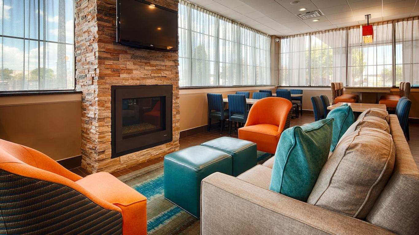 Best Western Hartford Hotel & Suites